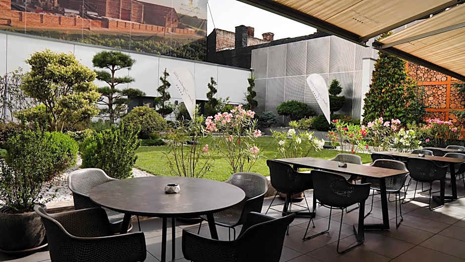 Aniroc Signature Hotel