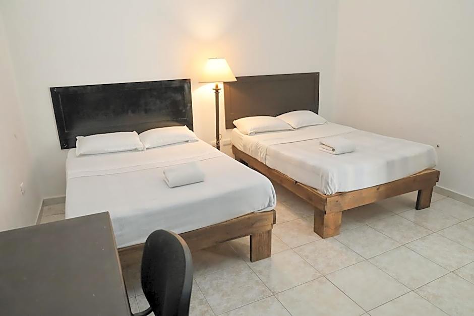 ANTIQUE Guest House Fundidora
