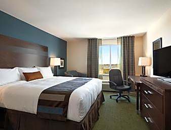 Photo 1 of 3 of 1 King Bed, Mobility Accessible, Grab Bars, Bathtub