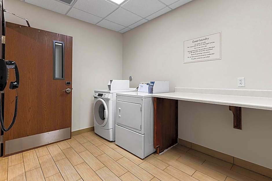 Comfort Inn & Suites Marion I-57