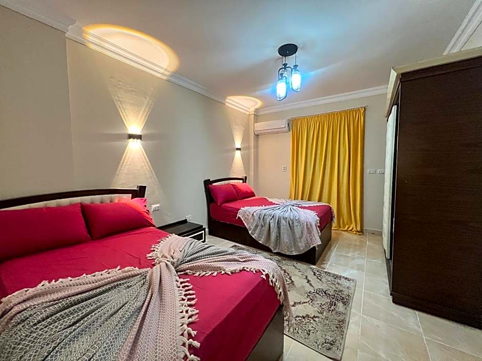 شقه مفروشه ارضي بحديقه خاصه apartment in Cairo