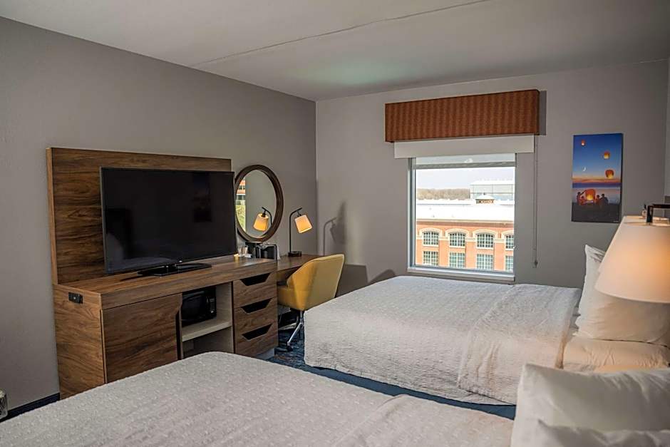 Hampton Inn By Hilton & Suites Erie/Bayfront, PA