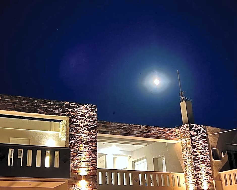 Irini Seaside Luxury Apartments