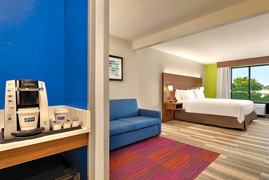 Holiday Inn Express Hotel & Suites Lavonia