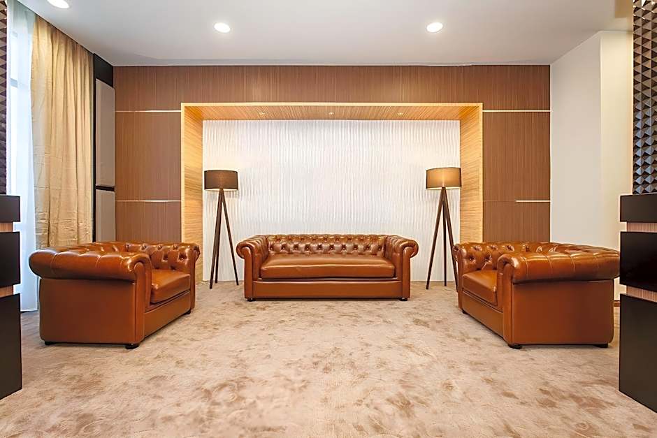 Lintas Platinum Hotel