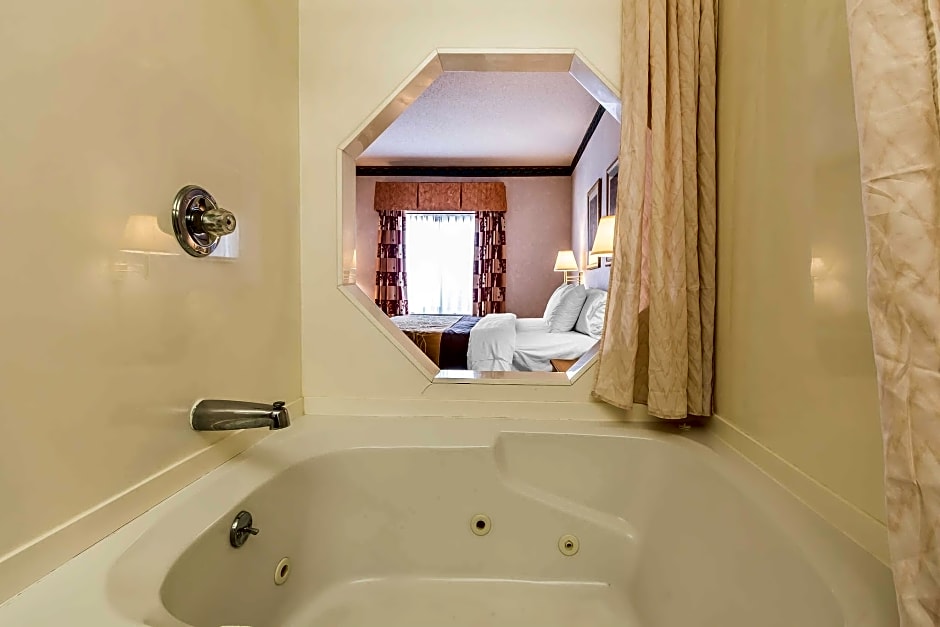 Quality Inn & Suites Evansville