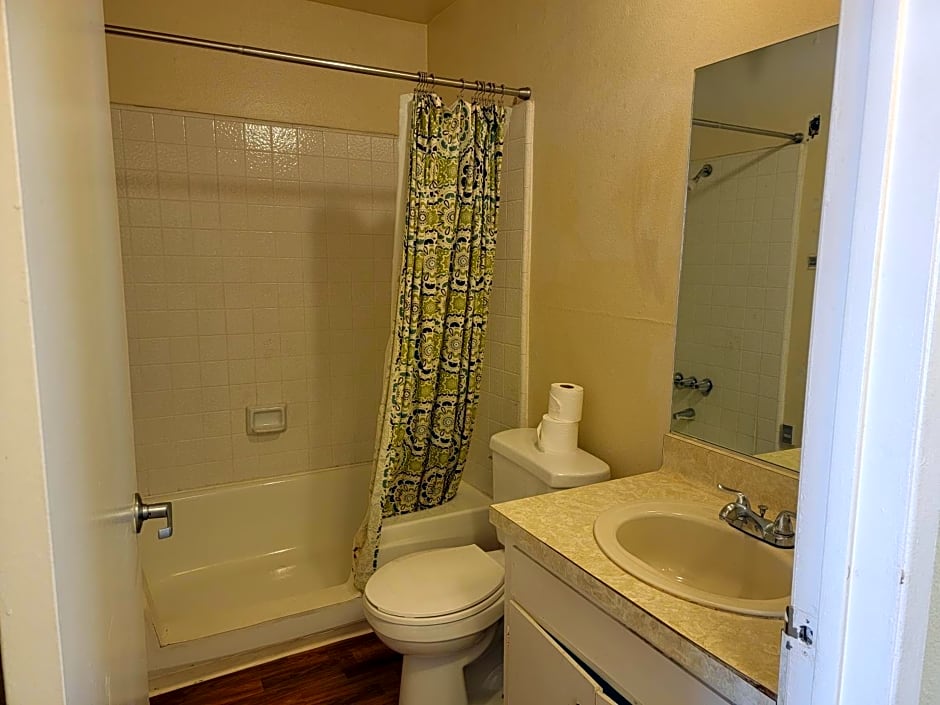 Charming Hotel Style Beverly Hills