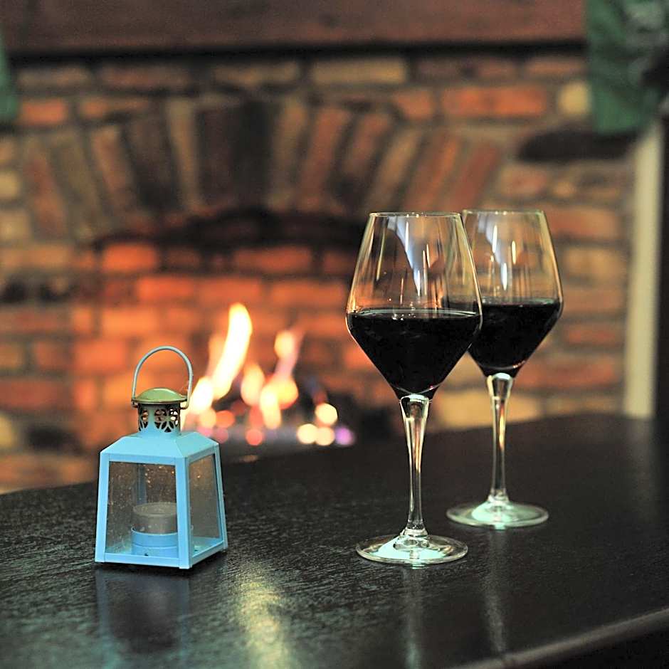 Alcock & Brown Hotel