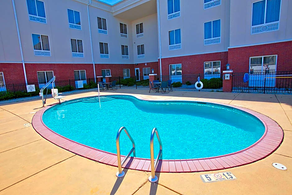 Holiday Inn Express Hotel And Suites Brookhaven By IHG