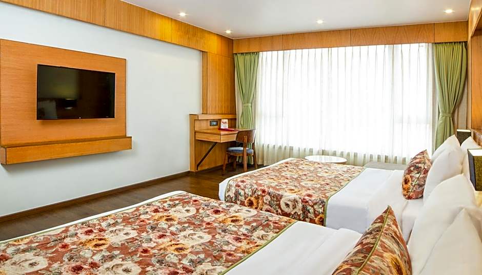 Summit Montana Suites & Spa at Mall