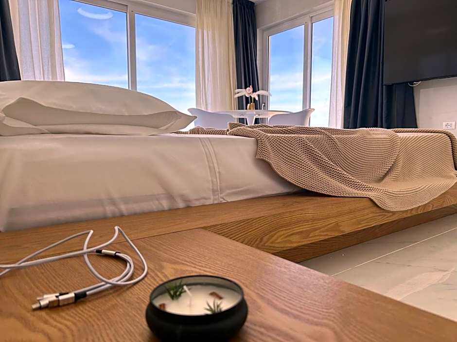 Smart Luxury Suites & Apartments