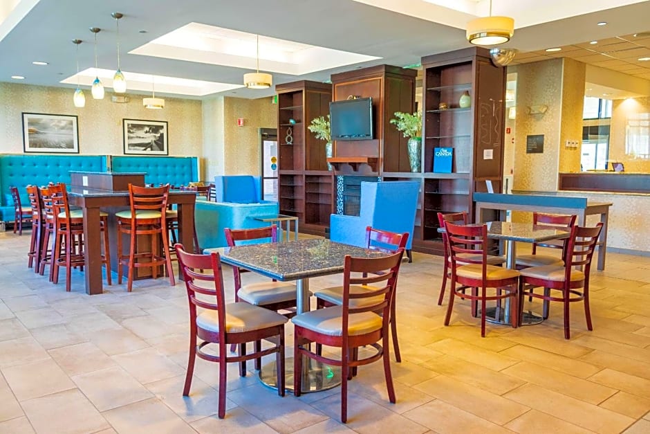 Comfort Inn & Suites Plainville-Foxboro