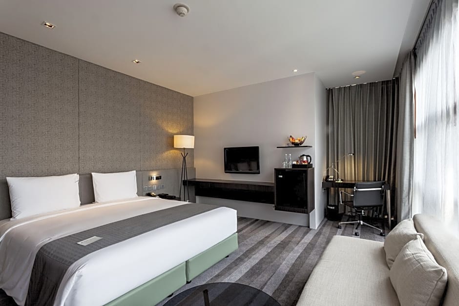 Holiday Inn Bangkok Sukhumvit An Ihg Hotel Rates From Thb2 0