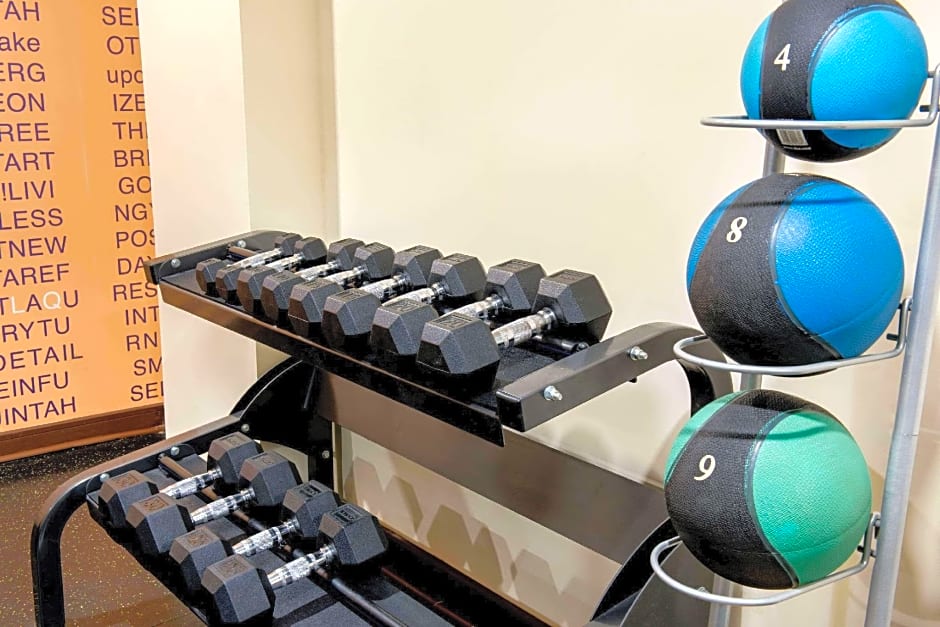 La Quinta Inn & Suites by Wyndham Oshawa