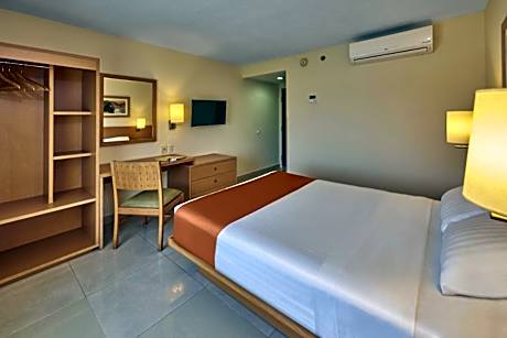 Superior, Guest room, 1 Queen, Sofa bed