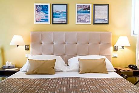 Quadruple Room with Balcony and Side Sea View