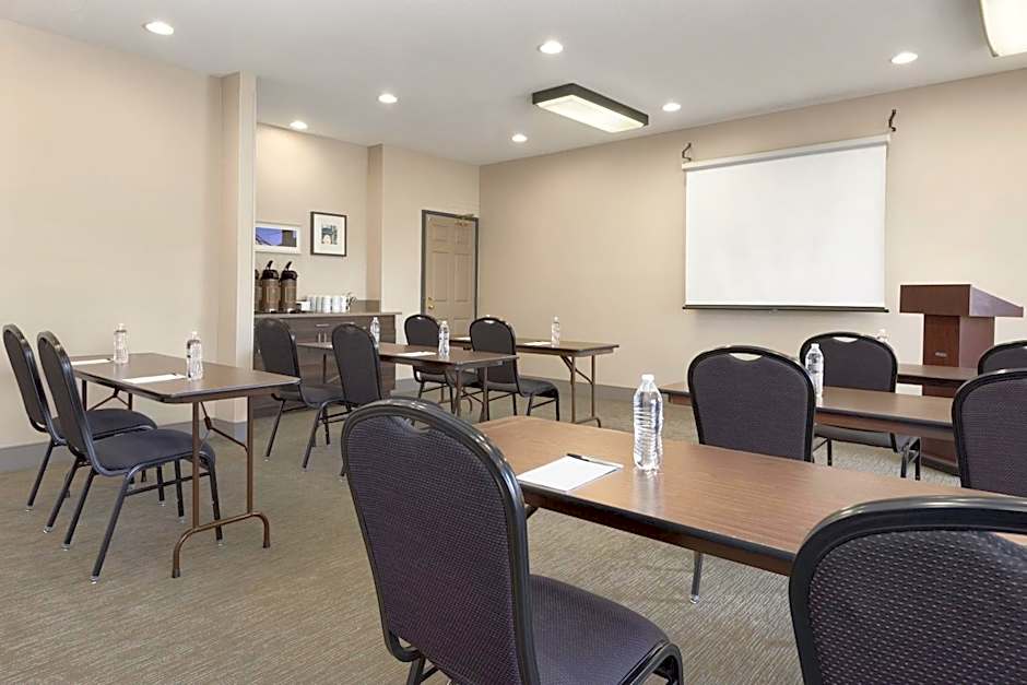 Country Inn & Suites by Radisson Romeoville I-55