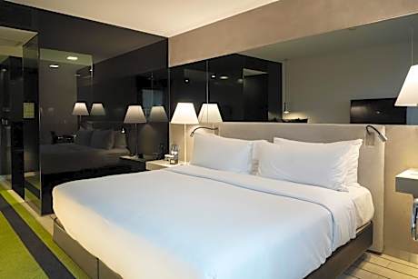 King Room with Patio View and Balcony