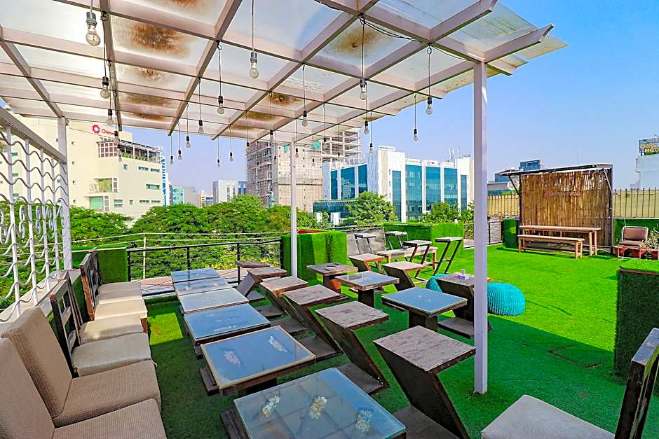 Palm Court by Fabhotel – Gurgaon, NY
