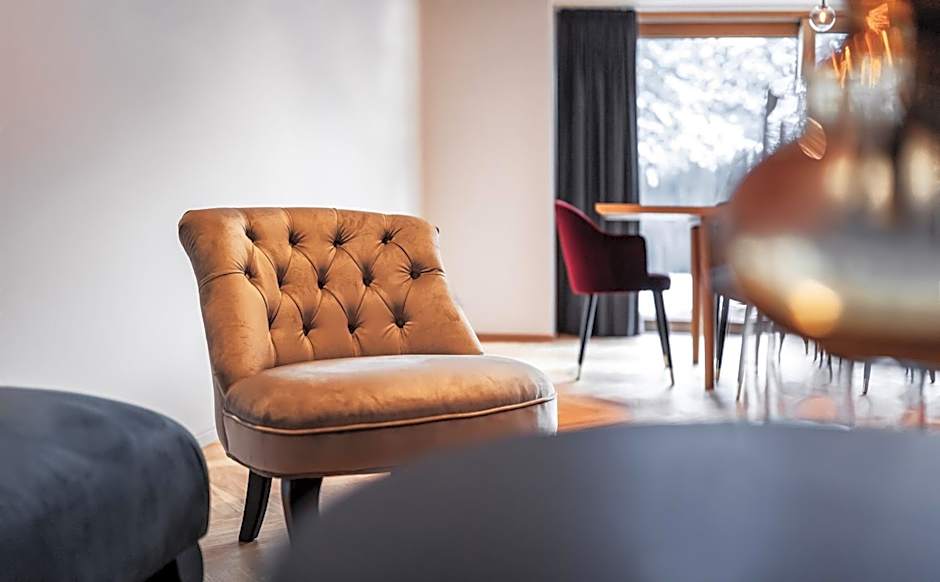 Burgi's - Adults only