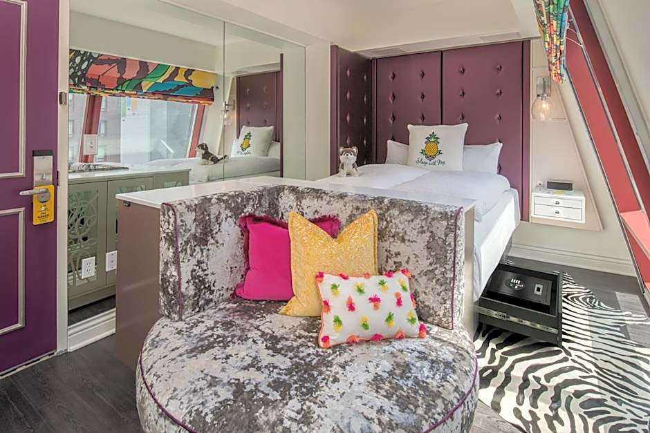 Staypineapple, An Artful Hotel, Midtown