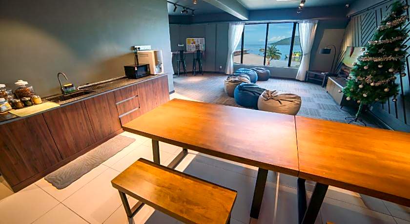Homy Seafront Hostel