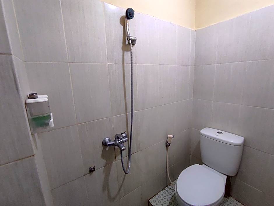 OYO 93411 Syariah Hotel Tomborang