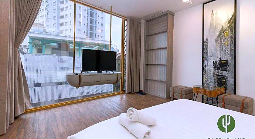 Cactusland Near Saigon Train Station