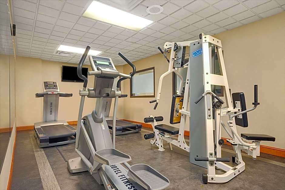 Wingate By Wyndham Fargo