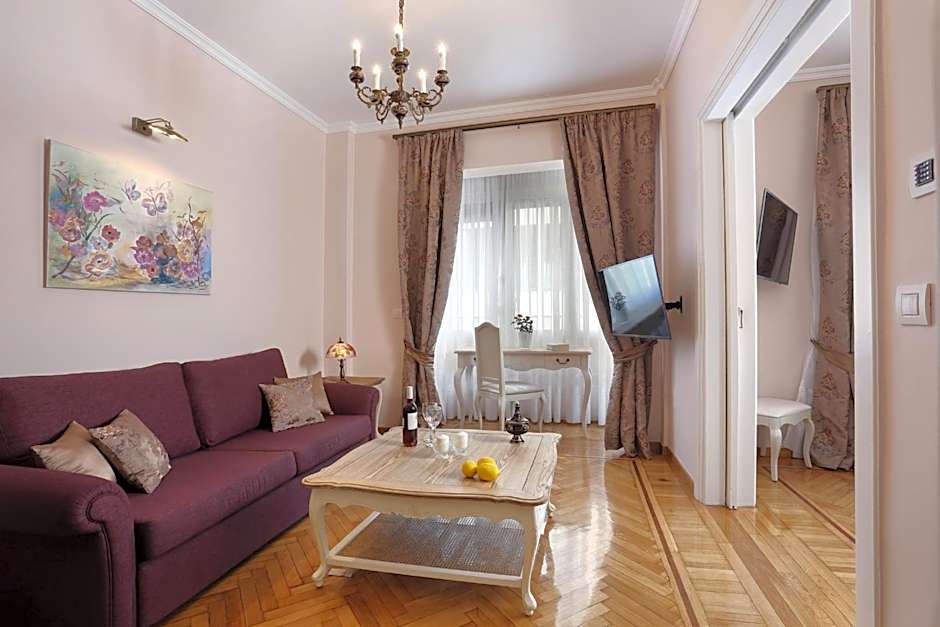 V1935 Luxurious Apartments