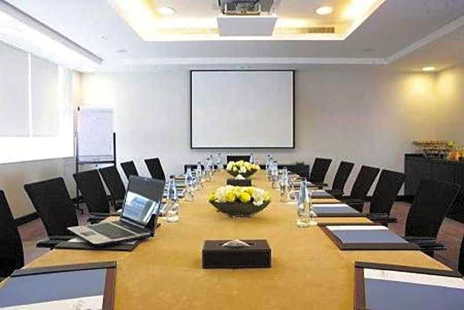 Cristal Hotel Abu Dhabi