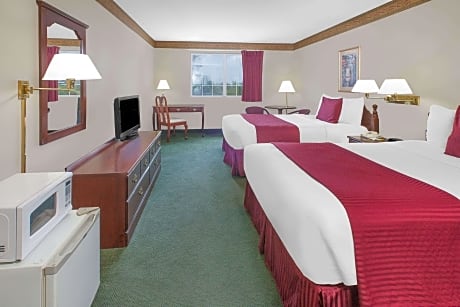 1 King Bed Studio Suite Non-Smoking