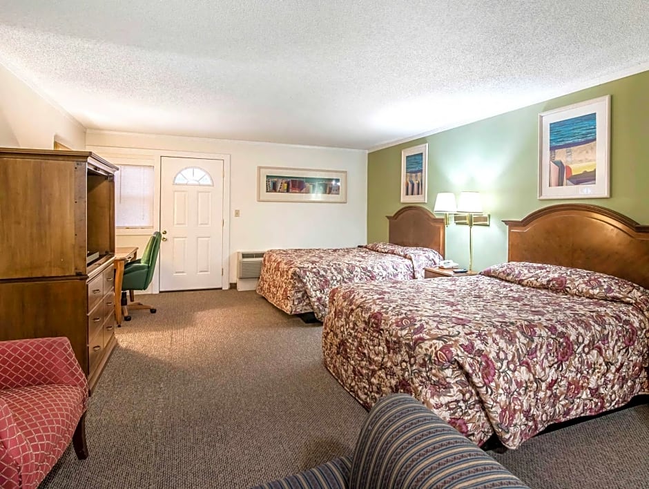Rodeway Inn & Suites