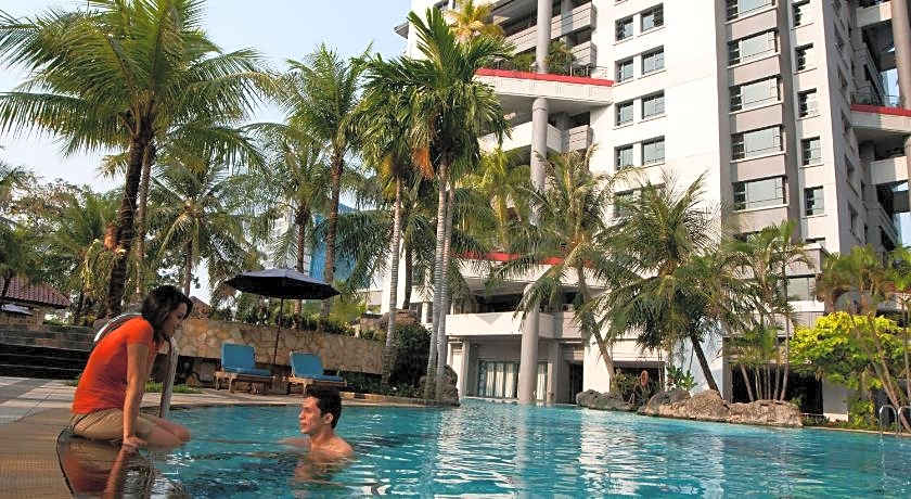 Grand Tropic Suites Hotel