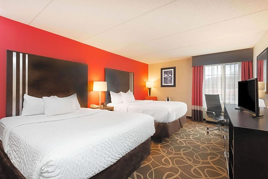 La Quinta Inn & Suites/New River Gorge National Park