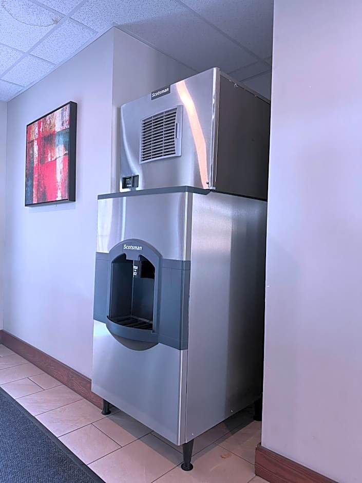 Super 8 by Wyndham Kelowna BC