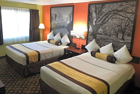 Queen Room with Two Queen Beds - Non-Smoking