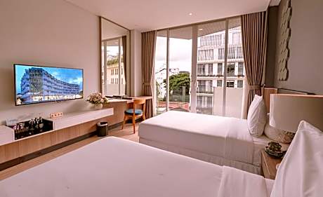 Superior Twin Room with Balcony with Free Herbal Foot Bath 15 mins