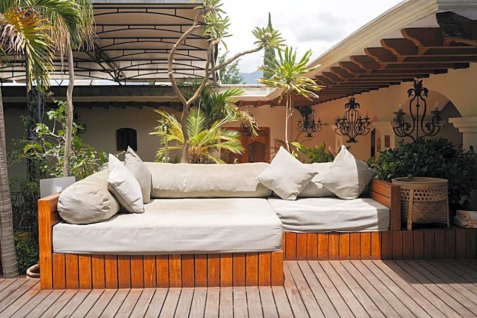 Los Pilares Hotel