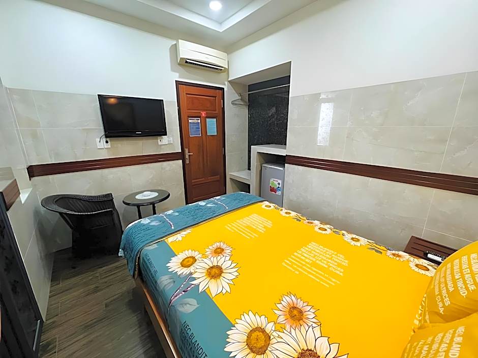 RedDoorz Hoang Thanh Thuy 4 near An Suong