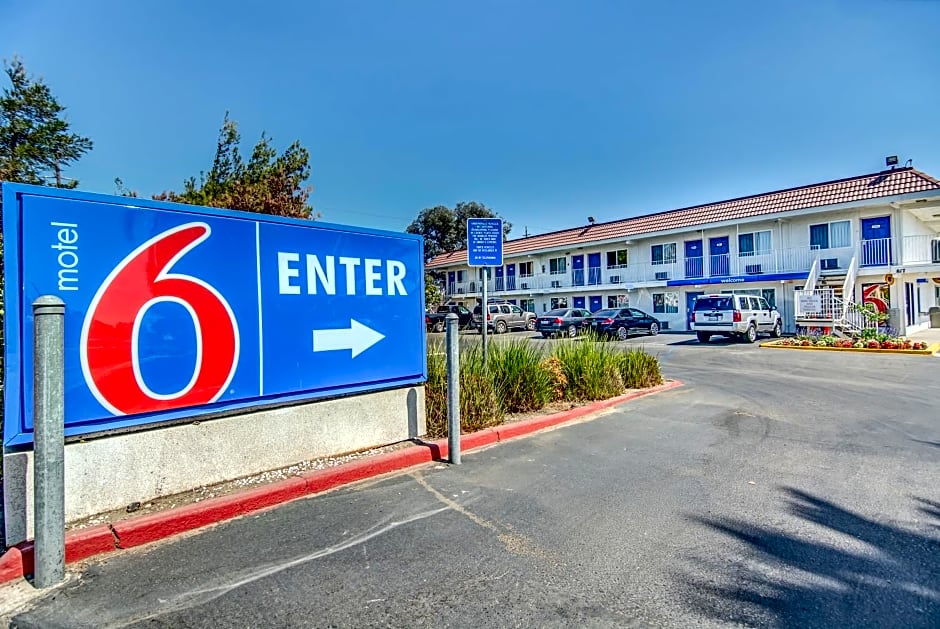 Motel 6-Stockton, CA - Charter Way West