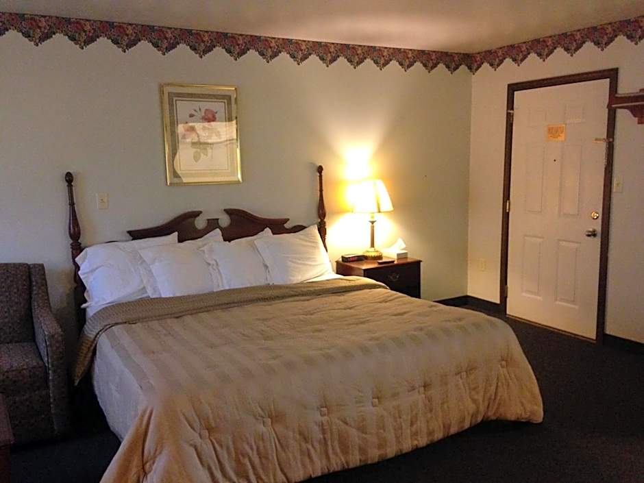 Fred's Inn Restaurant & Lodging