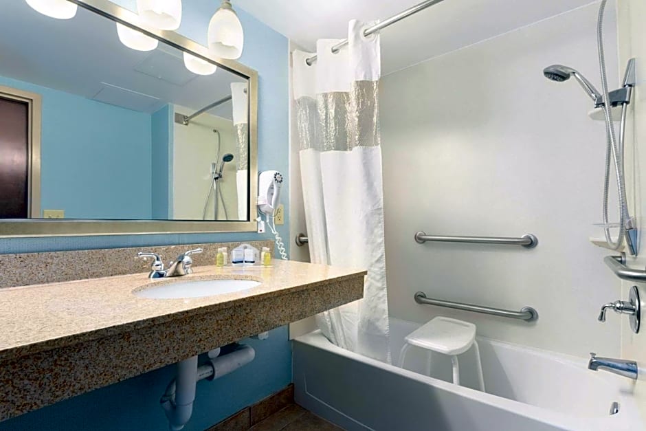 Independent SPHC Cross Creek Inn & Suites