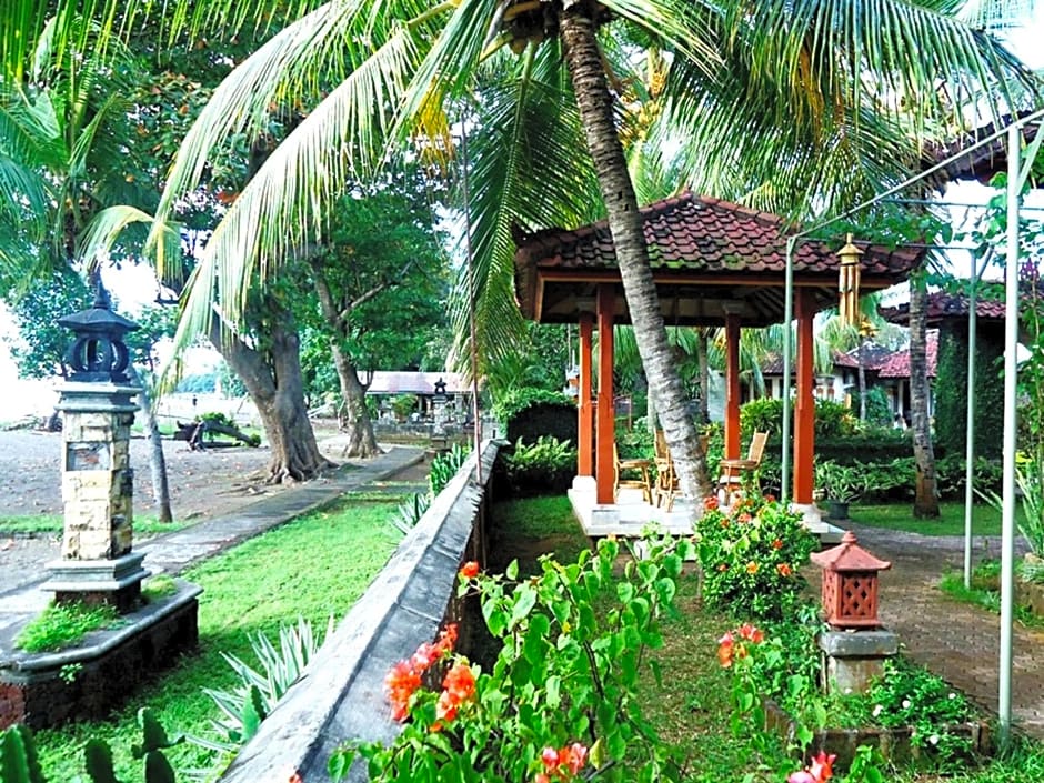 Lovina Beach Hotel