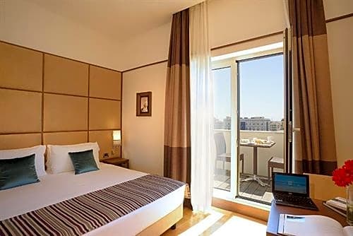 The Independent Hotel