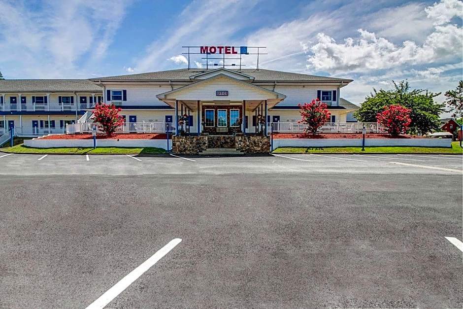 Motel 6-Front Royal, VA