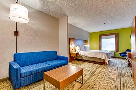 1 King Bed Suite