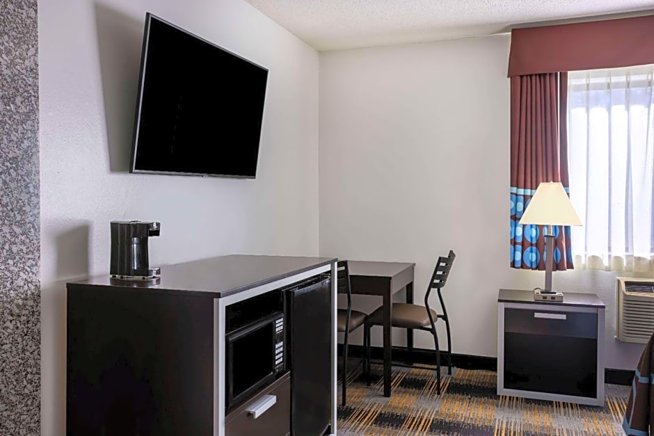 Super 8 by Wyndham Villa Rica