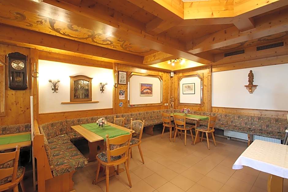 Hotel-Dörfler Garni
