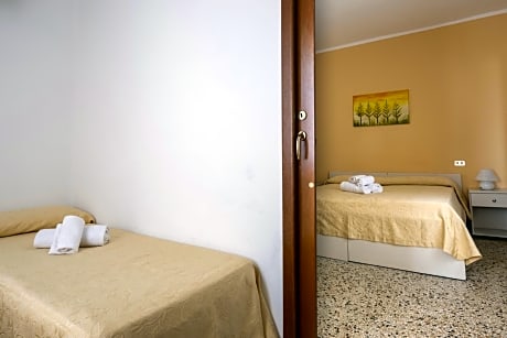 Family Room (2 Adults + 2 Children)